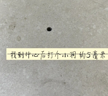 天等瓷砖空鼓维修公司专业解答在瓷砖铺贴过程中，如果砂料搅拌不均匀，将会带来以下问题